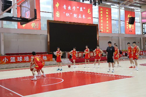 杜特体育篮球训练营地址_2